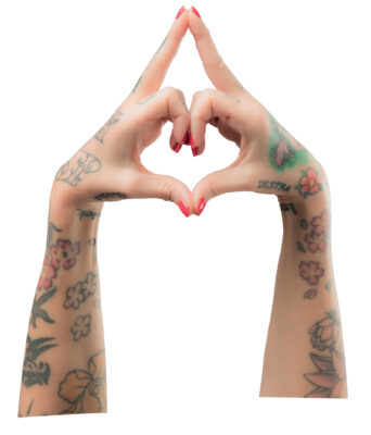 Pronto soccorso mudra saggezza yoga sotto i tatuaggi con La Pina